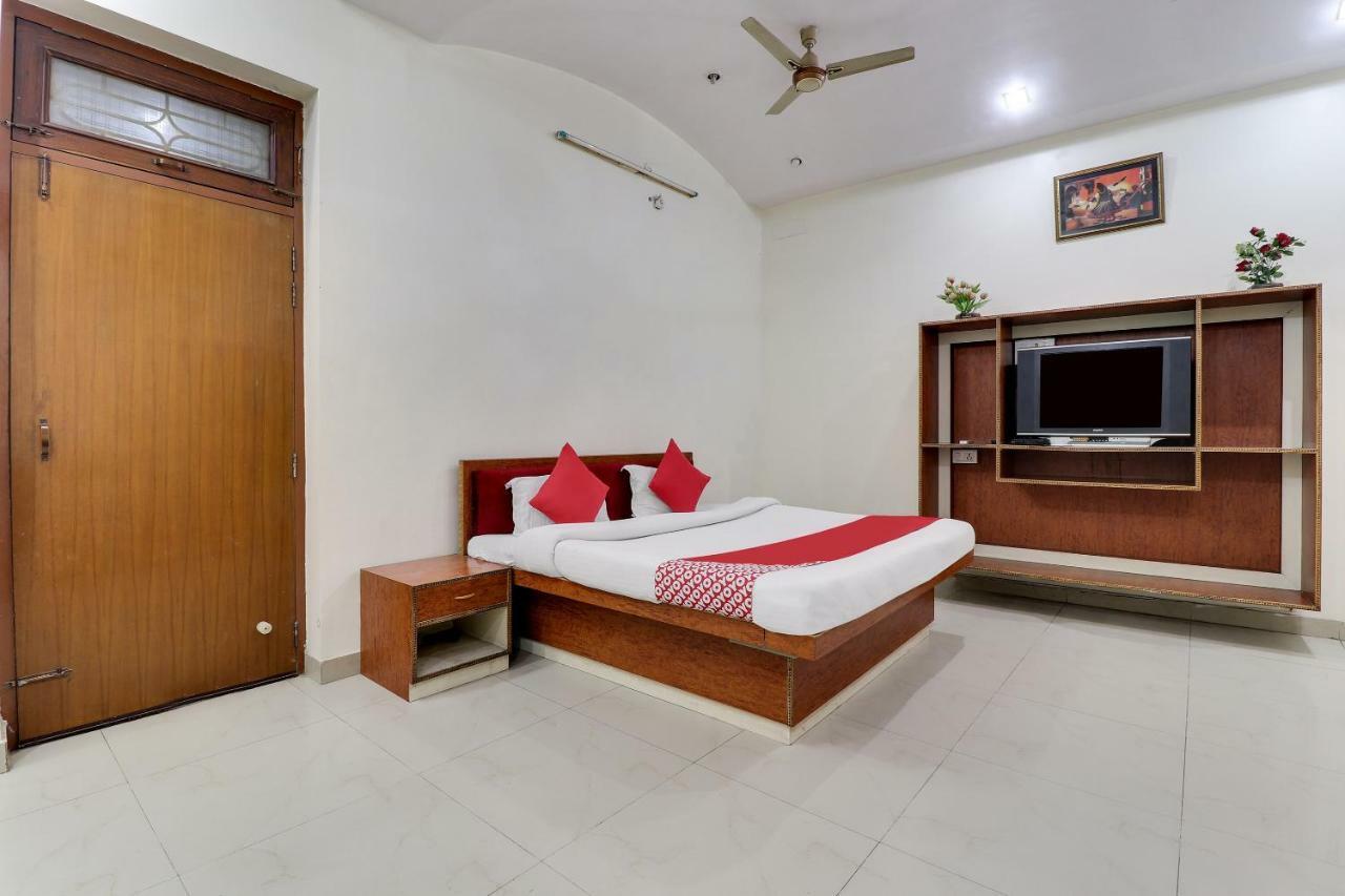 Oyo 43936 Hotel Rajputana Palace Farrukhabad Екстериор снимка